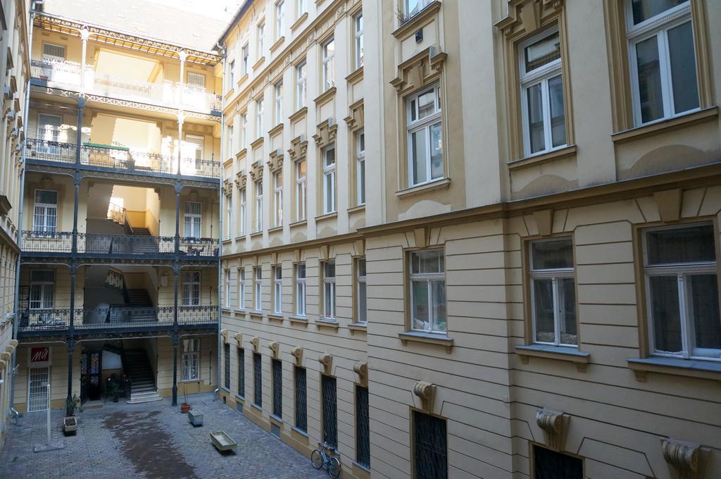 Elegancia Residence Будапеща Стая снимка