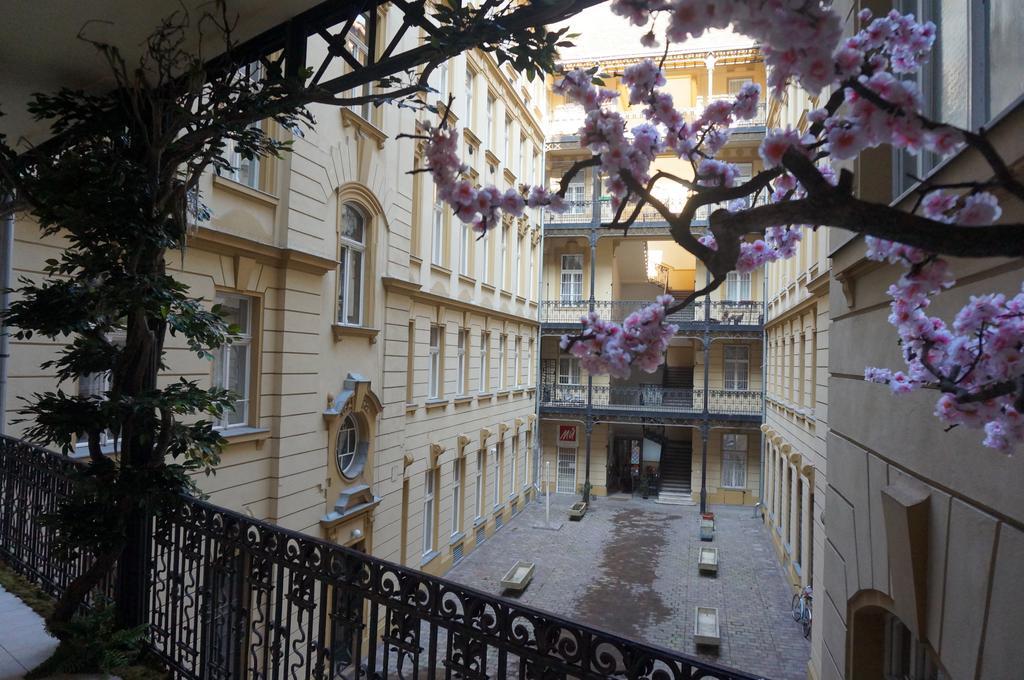 Elegancia Residence Будапеща Стая снимка